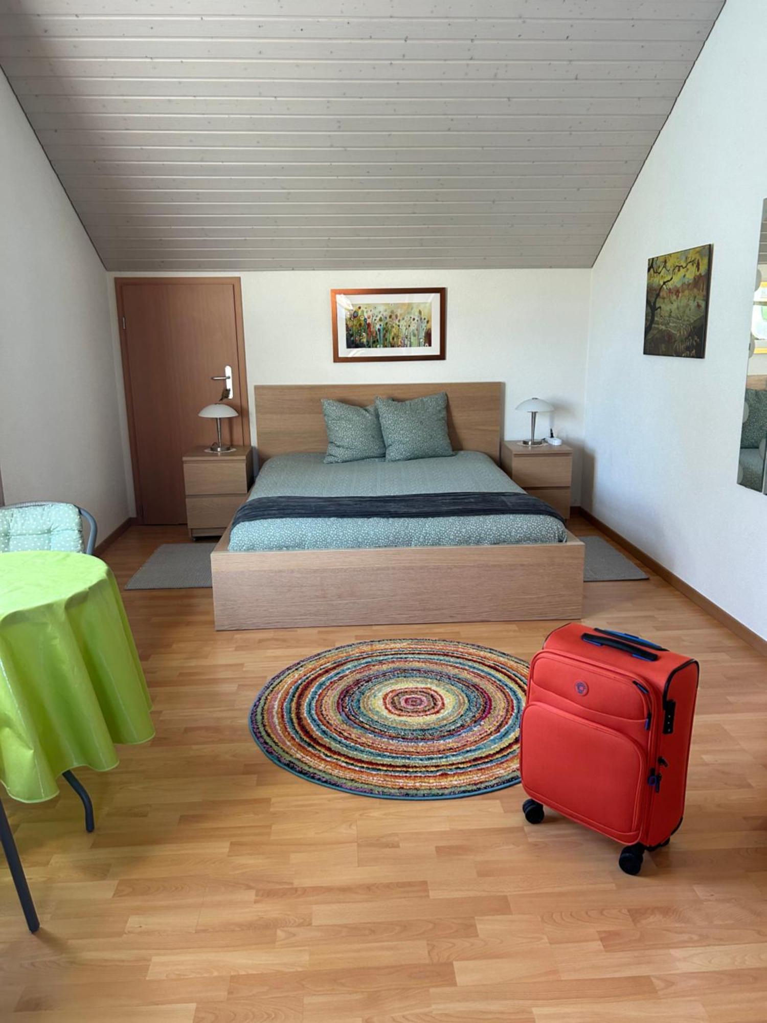Queen Guest Room Mont-sur-Rolle Экстерьер фото