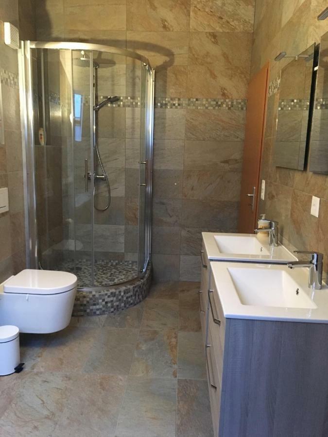 Queen Guest Room Mont-sur-Rolle Экстерьер фото